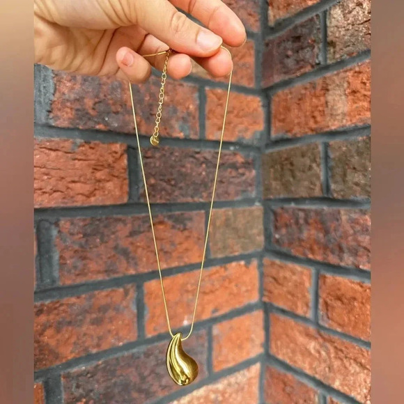 Drop Stainless Steel 18K Gold Plated Water Drop Necklace - Picture 9 of 12